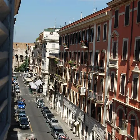 Su Al Celio - Colosseo * Rome